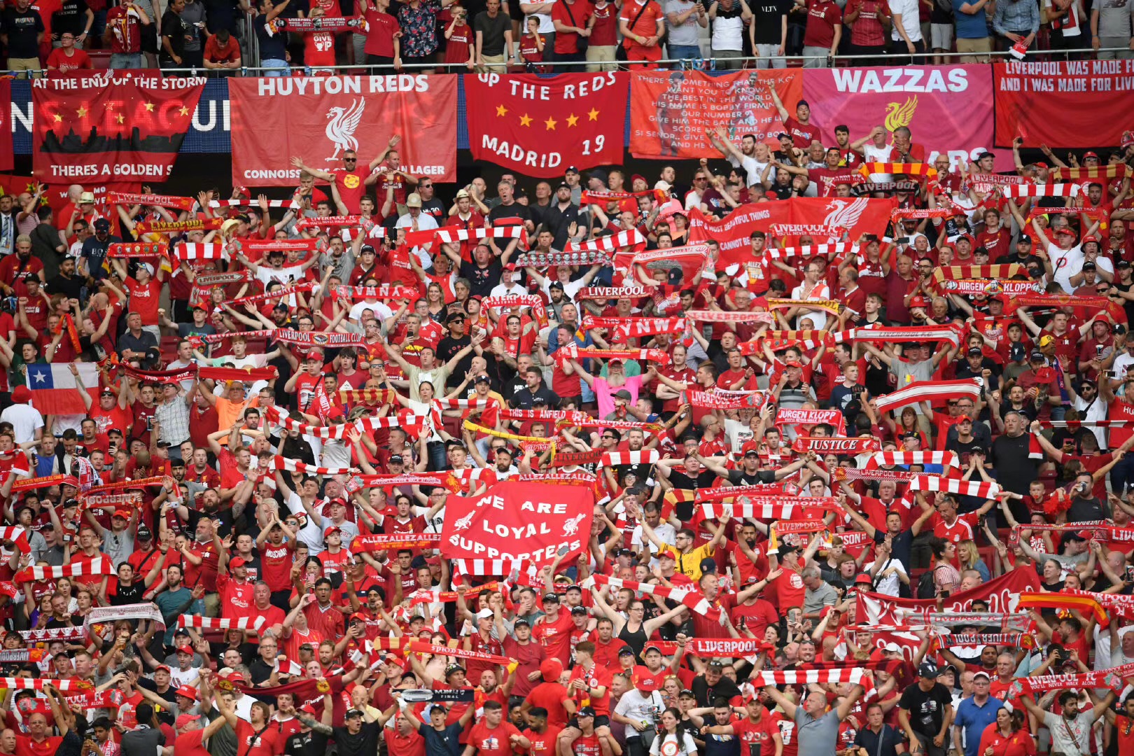 巴塞罗那理发师：欧洲杯期间，费尔明专门打电话让我给他理发（巴萨理发师称：欧洲杯期间，费尔明特意来电约我剪发）