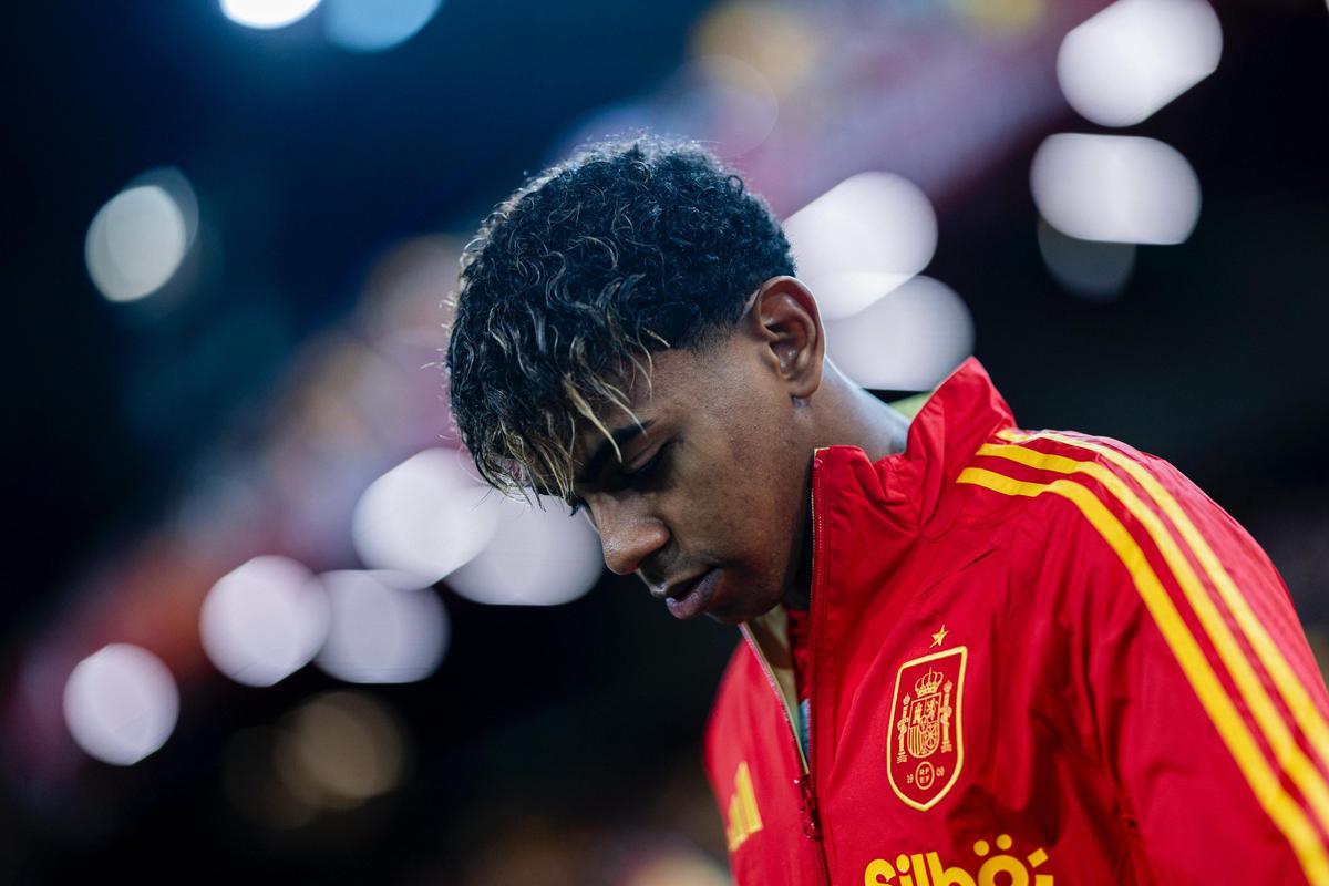 广东险完成大逆转！徐杰轰25+11，奎因27+8，杜锋昏头操作葬送好局（广东险些翻盘！徐杰25+11、奎因27+8，杜锋关键用人失误葬送优势）