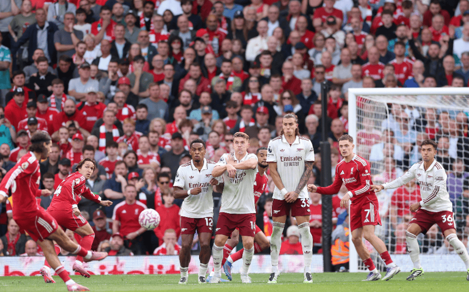 国米大胜晋级三喜临门！迪乌夫摆脱水货标签，奥西利奥亮明牌（国米狂胜晋级喜讯齐至！迪乌夫洗刷水货之名，奥西利奥摊牌亮态）