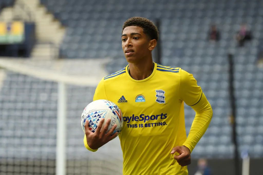 卡恩：纳格尔斯曼应该停止试验；拜仁和于帕续约的代价很昂贵