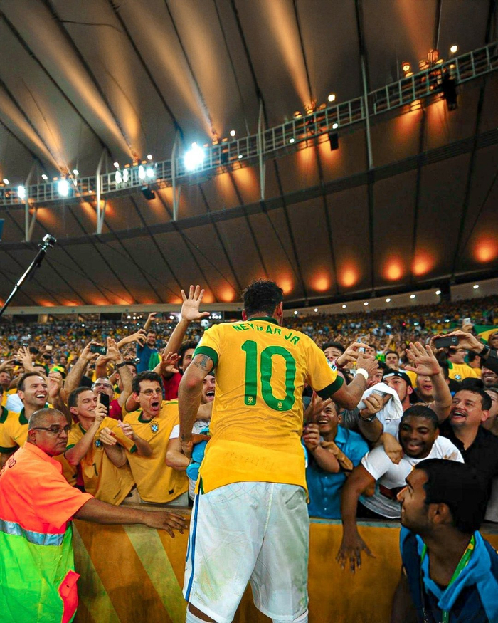 承认吧！皇马太子就是被高估的体系球员，离开伯纳乌啥也不是（别再自欺了！皇马“太子”不过是体系产物，离开伯纳乌原形毕露）