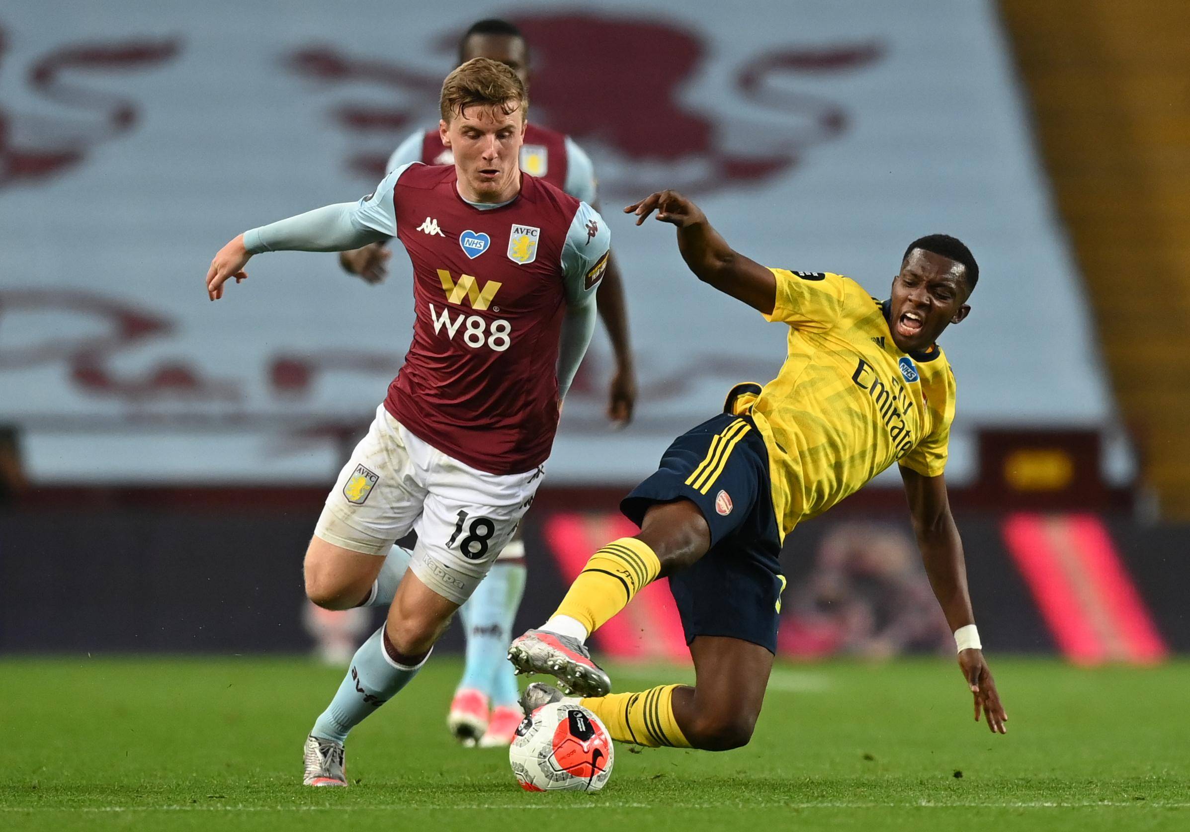 卡萨诺：卡拉格谈萨拉赫之前应该先漱口，他每次说话都在胡扯（卡萨诺抨击卡拉格：评论萨拉赫前先漱口，他一开口就胡说八道）