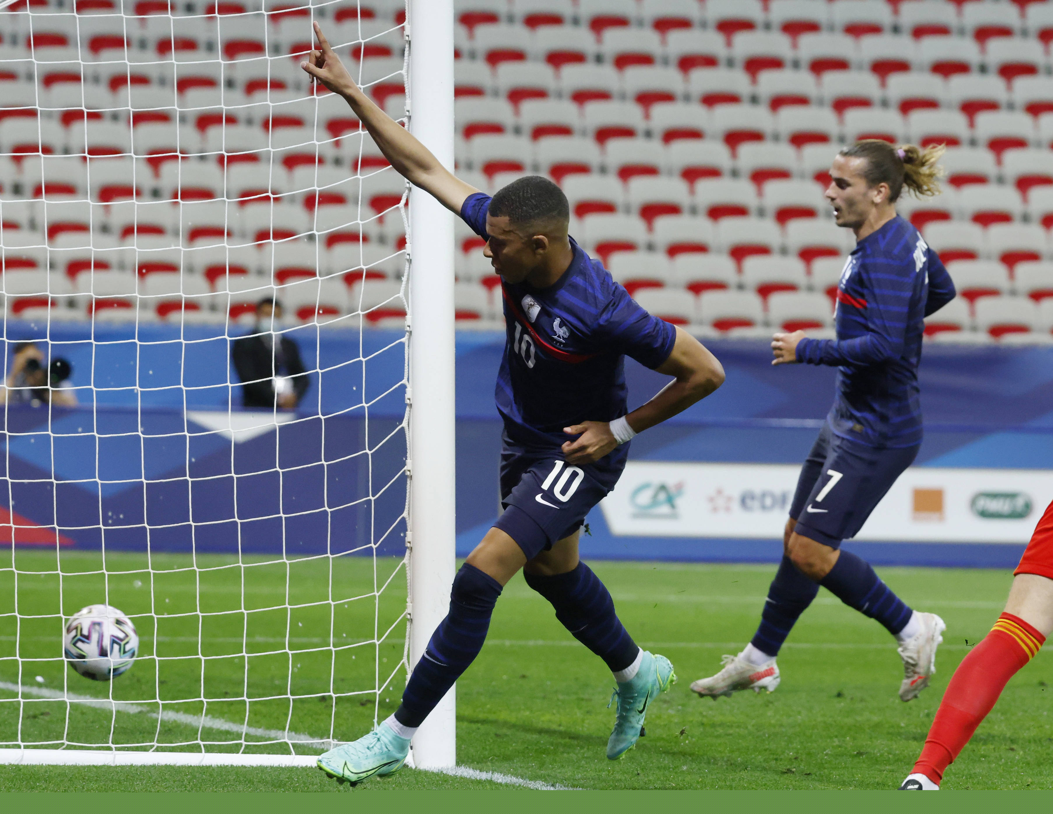 尤尔曼德：胜败乃足球的常态；我们和多特的表现非常接近（尤尔曼德：输赢乃足球常事，我们与多特的发挥几乎不相上下）