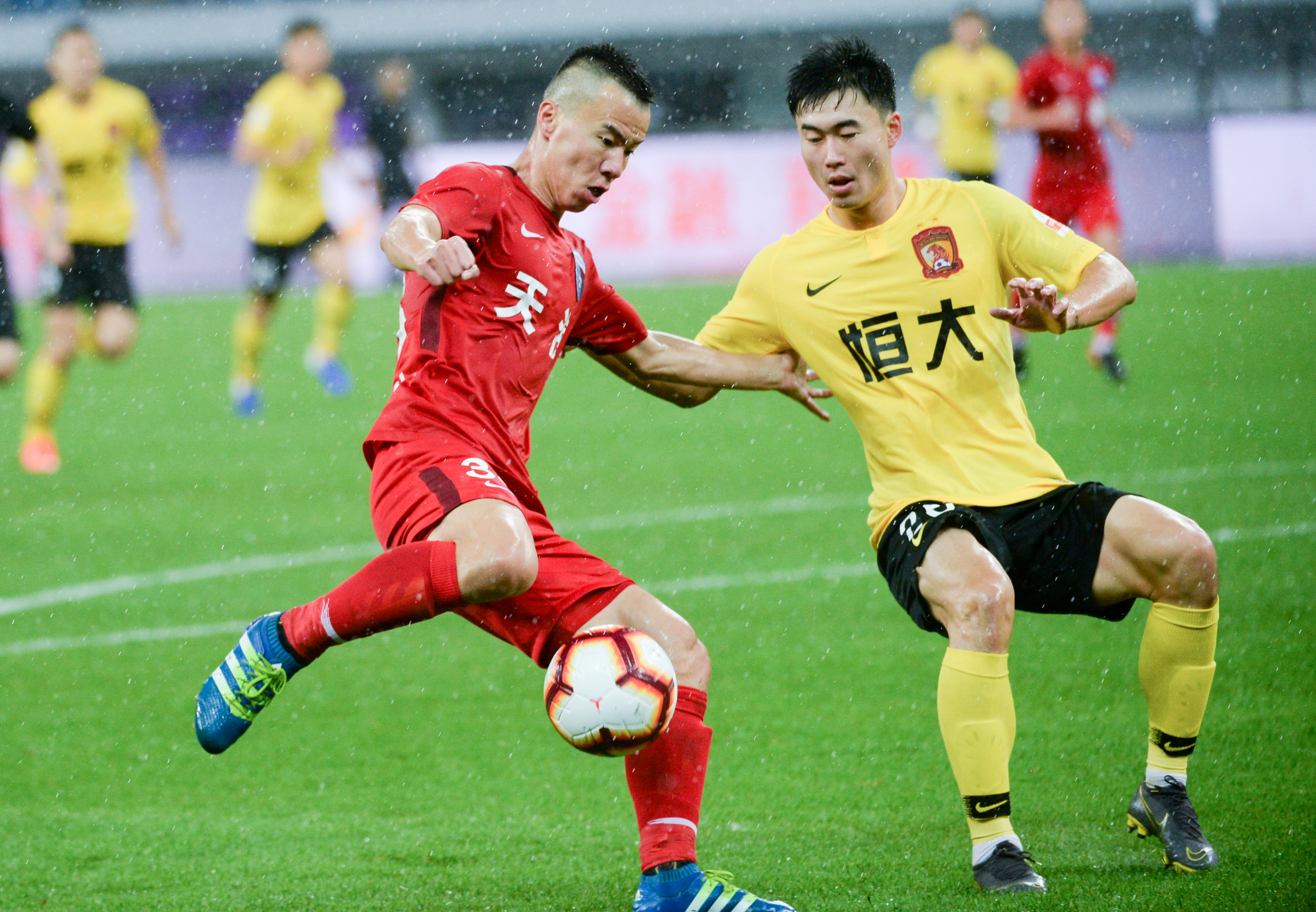 阿斯：C罗肘击可能被认定为暴力行为，将会禁赛至少三场比赛（阿斯：C罗肘击或被定性为暴力行为，至少停赛三场）