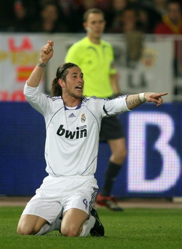 16岁的天空：多特蒙德超新星阿尔伯特本轮青年欧冠集锦（16岁正当红：多特蒙德新星阿尔伯特本轮青年欧冠高光集锦）