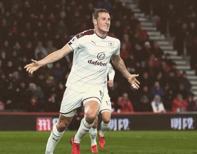 登顶法甲射手王！格林伍德本场双响，本赛季法甲12场10球（格林伍德梅开二度，12场10球领跑法甲射手榜）