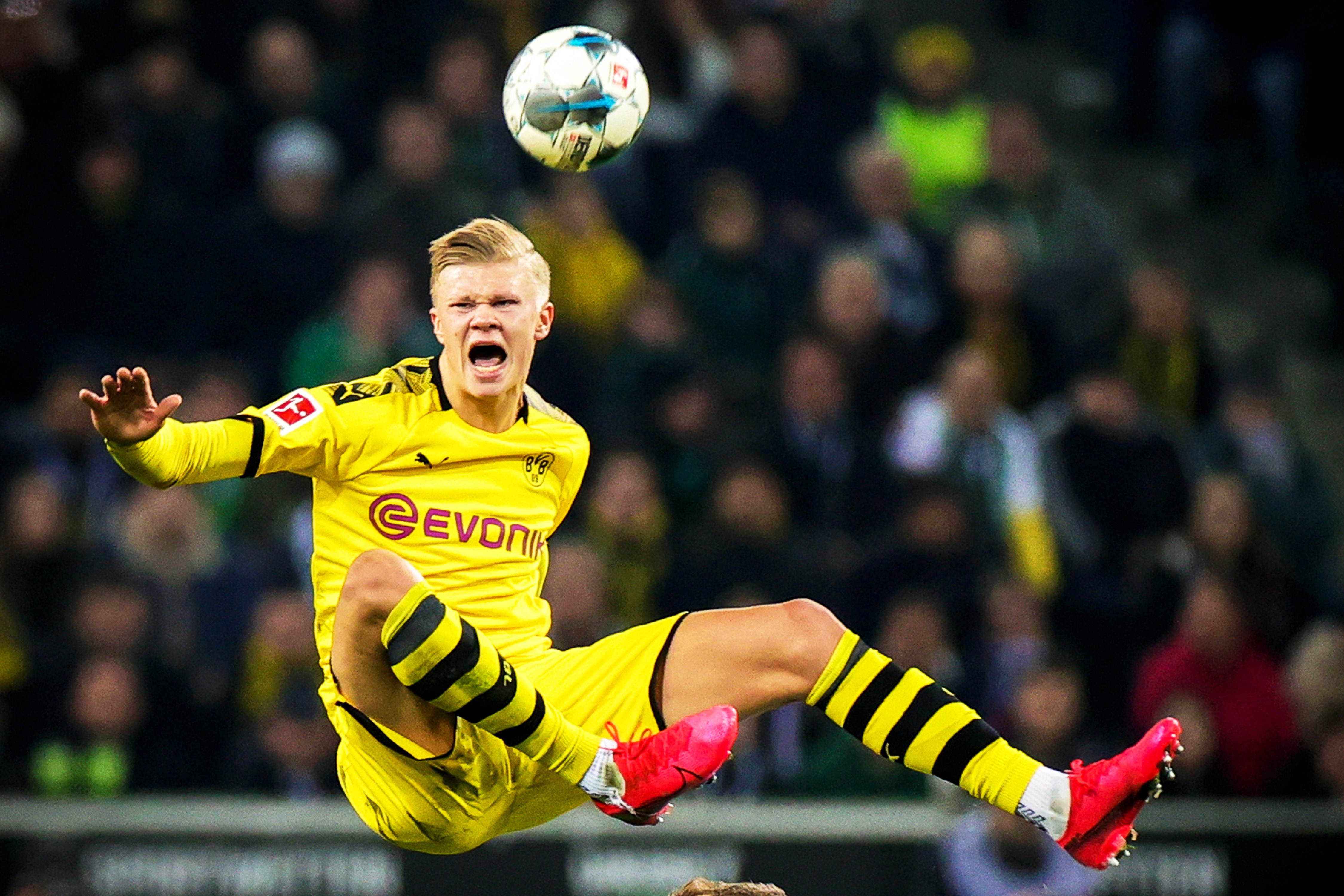 逆袭称王，苏超泰州队获2025微博竞燃之夜年度全民闪耀运动队（黑马封王！苏超泰州队荣膺2025微博竞燃之夜年度全民闪耀运动队）