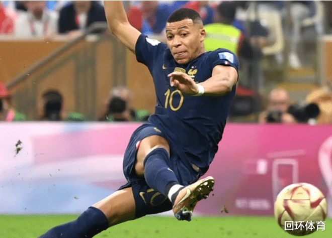 科贝电台：巴萨邀请小罗担任明日开球嘉宾，但后者不会出席（科贝电台：巴萨邀小罗任明日开球嘉宾，但他将缺席）