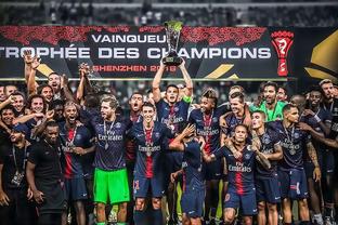 本泽马解锁吉达联合生涯第50球里程碑，俱乐部发布海报祝贺（本泽马为吉达联合攻入第50球，俱乐部发海报庆祝里程碑）