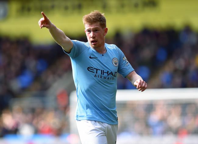 震撼！姆巴佩圣马梅斯上演天秀 阿诺德助攻配合堪称艺术品（燃爆！姆巴佩圣马梅斯上演神迹 阿诺德妙传配合宛如艺术）