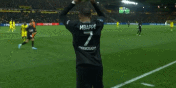 天空体育：齐尔克泽希望留在曼联，红魔也没有积极出售他